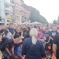 Kossev: U Zvečanu građani pale sveće uz fotografije Srba za koje se veruje da su poginuli u Banjskoj