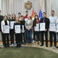 Raspisan konkurs za nagrađivanje najboljih srednjoškolaca u Srbji