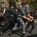 Haos na ulicama: Masovno privođenje, 50 ljudi iza rešetaka VIDEO