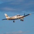 Avion bez opreme za sletanje bezbedno se spustio direktno na trup u Australiji: Tri sata kružio oko aerodroma