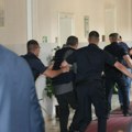 "Ubio mi je sina!" Haos na ročištu Urošu Blažiću, roditelji skočili na optuženog: Izmešteno suđenje
