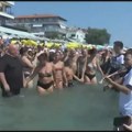 Penzioneri, pčelari, radio amateri, novinari…: Palma vodi 650 građana u Grčku (VIDEO)