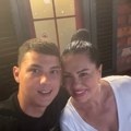 "Majka ponosna na sina": Mali Peja objavio sliku sa Zlatom, a mreže se usijale: Evo šta je mnogima kod pevačice zapalo za oko…