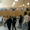 Direktorka srednje škola otkriva: Evo šta se desilo kada smo učenicima zabranili telefone