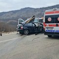 Jedna osoba poginula, jedna povređena: Sudar tri automobila kod Užica
