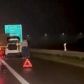 (Video) Kolaps na auto-putu Miloš Veliki! Teška saobraćajna nesreća: Rasuti delovi vozila, stvaraju se kolone i velike gužve…