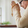 Да ли је грех носити туђи крст? Духовници одговорили на недоумицу, одговор је изненадио многе вернике