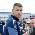 Edin Džeko izazvao histeriju u Šalkeu: Nemački klub prvog dana prodao neverovatan broj dresova i zaradio basnoslovnu sumu