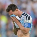 Leo Mesi usnimljen po prvi put posle smrti svog oca, neutešni Argentinac stigao u rodni grad