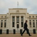 Američka centralna banka zbog inflacije podigla kamatnu stopu prvi put od 2023.