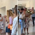 Dirljivo! Učenici se oprostili od omiljene profesorke Biće Đorđević: "Koliko nam je samo ljubavi pružila..."