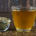 Piju ga umesto kafe da bi "pokrenuli" metabolizam: Proverili smo šta je istina, a šta marketing