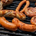 Pula staje na kraj ludim cijenama na Adventu. Kobasica i hamburger maksimalno 5 eura, kuhano vino 3 eura