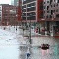 Шокантни снимци из Немачке: Жестока олуја направила хаос, у Хамбургу вода до струка