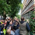 „Borimo se za Marijin život!“ Danas peti dan blokade novosadskog suda, njen suprug poručuje: „Svi su nemi na njeno…