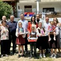 Žarić Kovačević obišla opštinu Bujanovac i uručila poklone i paket humanitarne pomoći