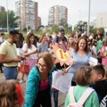 Skoro 10 odsto dece u Beogradu ima loše držanje: Evo kako pravilno nošenje školske torbe može sprečiti razvoj deformiteta kod…