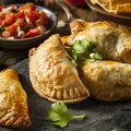 Hrskavo testo i punjenje koje se topi u ustima: Recept za savršene domaće empanade
