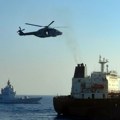 (Video) EU trupe napale brod iz Moskve! Alarm u Evropi, direktan udar na Rusiju: Kapetan odbio da se preda, počeo filmski upad…