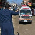 Najmanje 28 osoba poginulo kada se urušio krov u školi u Pakistanu