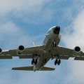 Tuča u avionu Otkazan let iz Ljubljane, dve putnice se čupale, svi izvedeni napolje na medicinski pregled