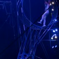 Horor na sceni: Akrobata pao izvodeći tačku "Točak smrti" u cirkusu FOTO