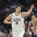 Jokić i Denver rutinski protiv Finiksa, Jovićeva utakmica sezone, Micić skroman, prvi minuti za Vukčevića (VIDEO)