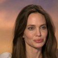 Retka fotografija: Mala Angelina Jolie u zagrljaju majke Marcheline Bertrand! (FOTO)