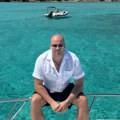Ima milione i lične konobare: Učesnik "Velikog brata" otvorio kancelariju na plaži u Dubaiju i živi život iz snova: Evo…