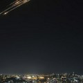 U toku projektilski napad Irana na Izrael, eksplozije se čuju u Jerusalimu i Tel Aviv