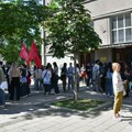 Protest ispred Pete beogradske gimnazije za početak školske godine