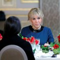 „Брижит је жена, даћемо научне доказе суду“: Макронови спремају тужбу за клевету