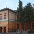 Potpuna blokada pančevačke Gimnazije: Učenici i roditelji traže smenu v.d. direktora Milića