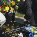 DS: Pronaći počinioce koji su oštetili nadgrobni spomenik Zorana Đinđića