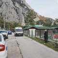 Dramatični prizori na mestu gde je kamion sleteo s puta u Ovčarsko-kablarskoj klisuri: Kabina teretnjaka smrskana, vozač…