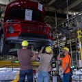 Kako prodaja električnih vozila usporava, hibridni automobili ponovno su u modi