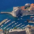 Kvadrat na Jadranu dostigao 4.000 evra! Dva mala mesta zatrpana apartmanima: Investitori grade sve više, evo ko su kupci ovih…