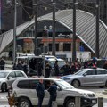 Opština Severna Mitrovica obustavila rušenje u Bošnjačkoj mahali, policija privela službenike