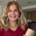 (Foto) Kuću u selu platila 29.000 evra Mirjana Bobić Mojsilović u Beogradu živi kao sav normalan svet: Dominira bela boja, a…
