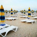 Ležaljke na plaži besplatne posle 17 sati u Crnoj Gori
