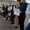 VIDEO, FOTO Održan protest zbog dvostrukog femicida u Rakovcu: "Zabrana prilaska ih nije zaustavila"