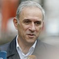 „Čamio je čekajući da Trampu poljubi ruku. Uzalud. Poljubio vrata“: Zdravko Ponoš o povratku Vučića iz Amerike