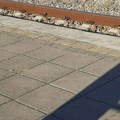 Voz prolazi, automobili stoje, a rampa podignuta! Alarm u Šapcu: "Tu moraš da nagaziš prugu radi preglednosti"