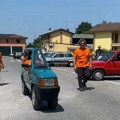 VIDEO Ovaj automobil izgleda kao da je ispao iz crtaća: Širok je samo 48 cm