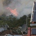 Stravične slike iz Crne Gore; Na desetine vatrogasaca na terenu: "Došli su i rekli nam da napustimo kuće" FOTO
