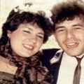 Da li prepoznajete bračni par sa fotografije? Oboje su poznati pevači, o njima je brujala javnost, a brak im je bio pun…
