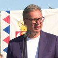 Vučić u Kraljevu, u okviru posete Raškom okrugu, razgovara sa građanima