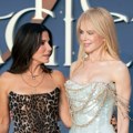 Nikol Kidman i Sandra Bulok očarale večeras u Londonu: Kada su se pojavile u ovim izdanjima, desila se magija!