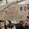 Danas „Crni utorak“ u Francuskoj, na ulicama Pariza očekuje se 40.000 ljudi: Protestu srednješkolaca priključili se i…