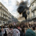 „Crni utorak“ u Francuskoj, na ulicama oko 260.000 demonstranata: Vodenim topovima na učenike u Renu, sukobi policije i…